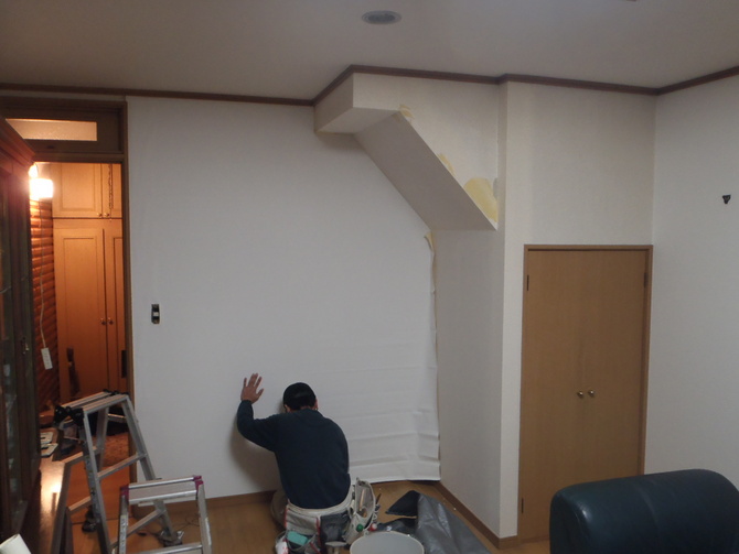 LDK 壁クロス施工中 LDK 壁クロス施工中