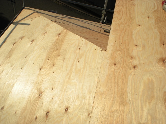 野地板　12ｍｍ耐水性針葉樹合板