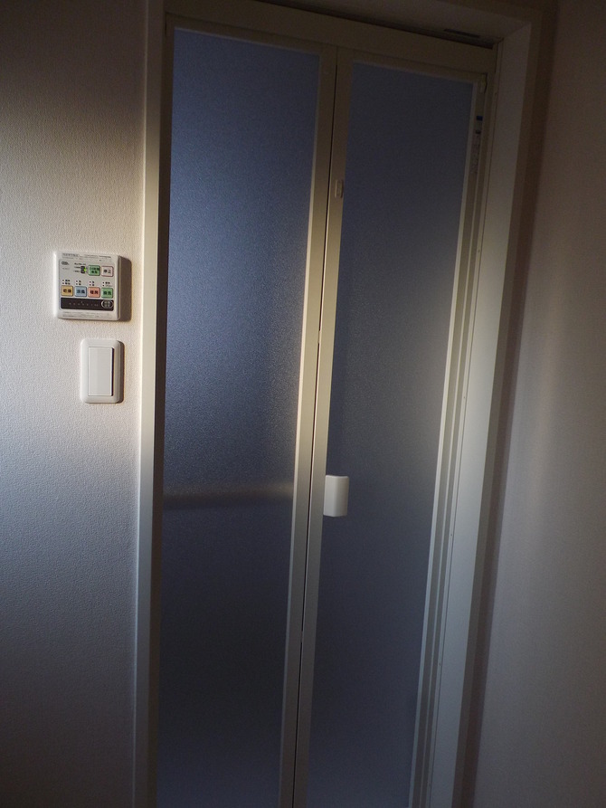 ヤマハ　折戸　ドア枠　24時間対応換気暖房乾燥機