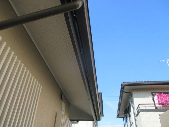 施工後:鼻隠し 板金巻き加工 雨樋 施工後:鼻隠し 板金巻き加工 雨樋