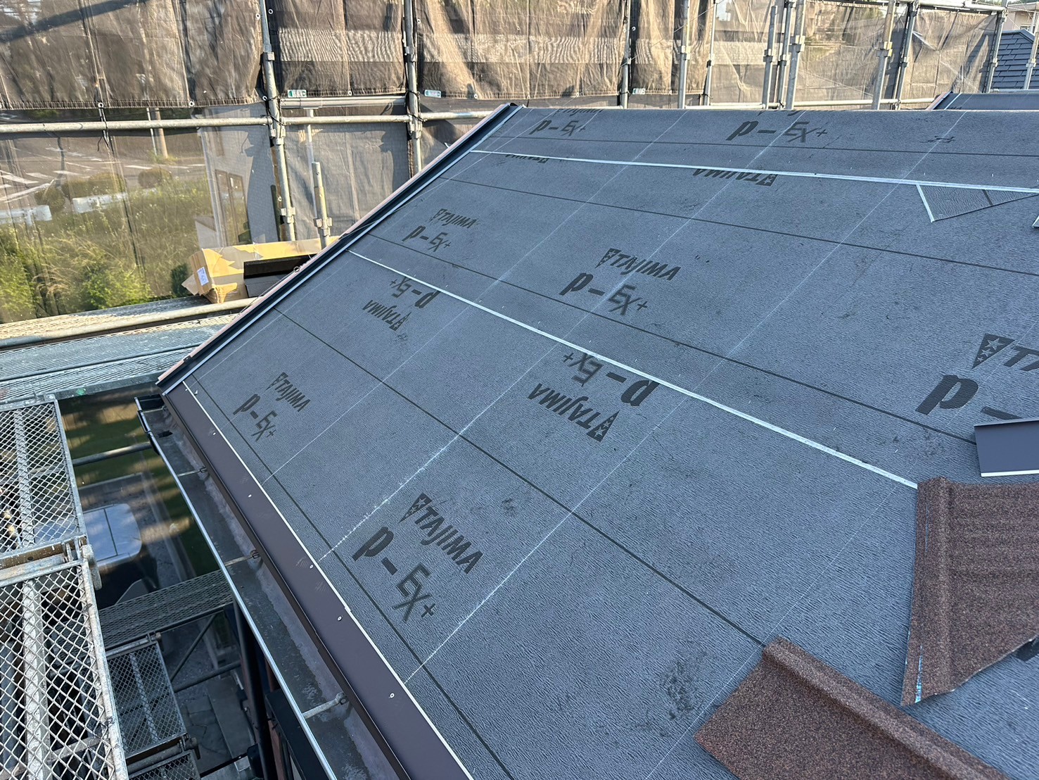 軒先部から、軒先スターター施工 軒先部から、軒先スターター施工